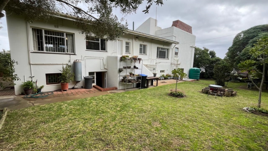 6 Bedroom Property for Sale in Oyster Bay Eastern Cape